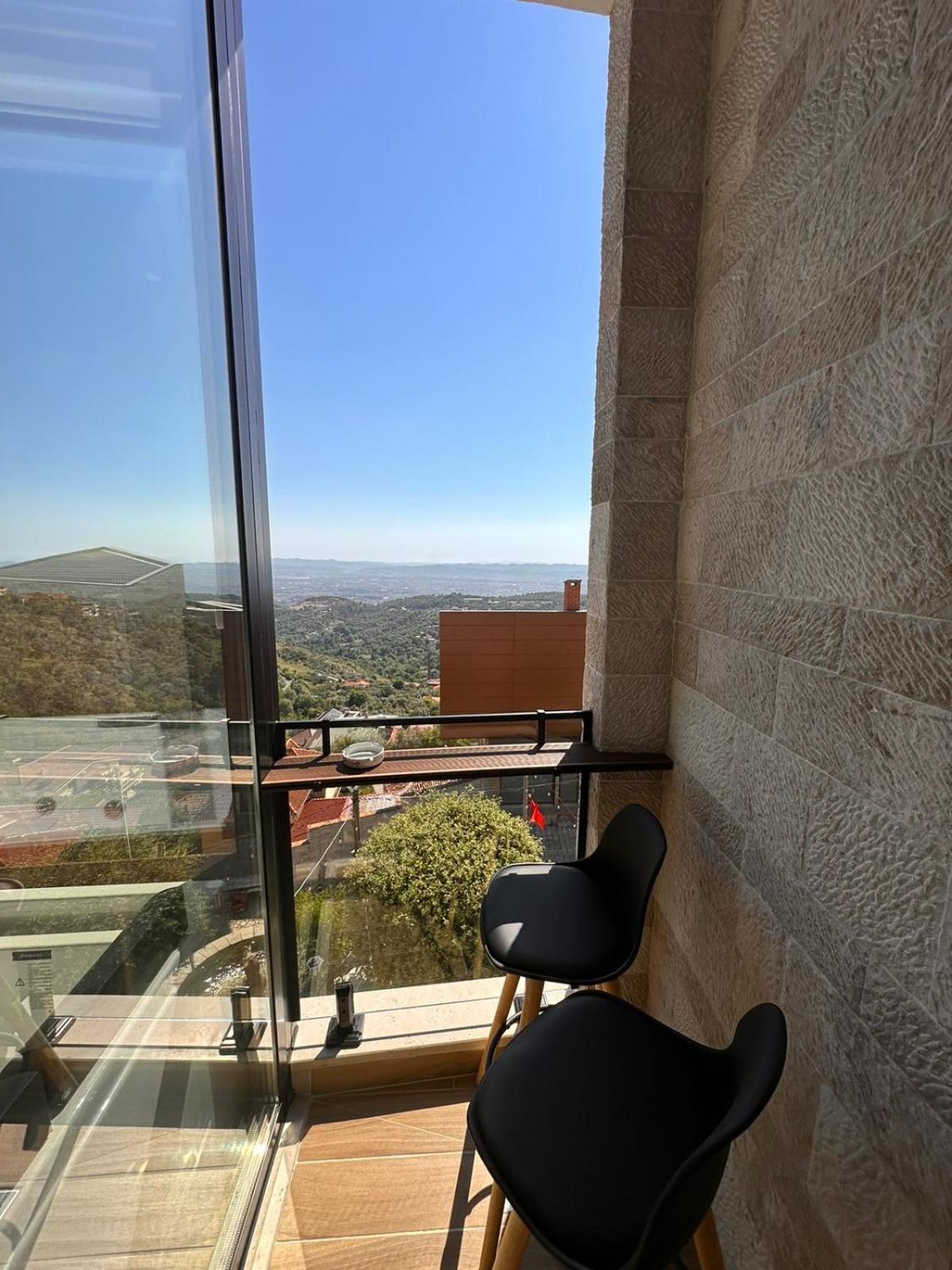 Z Art Hotel Kruje Bagian luar foto