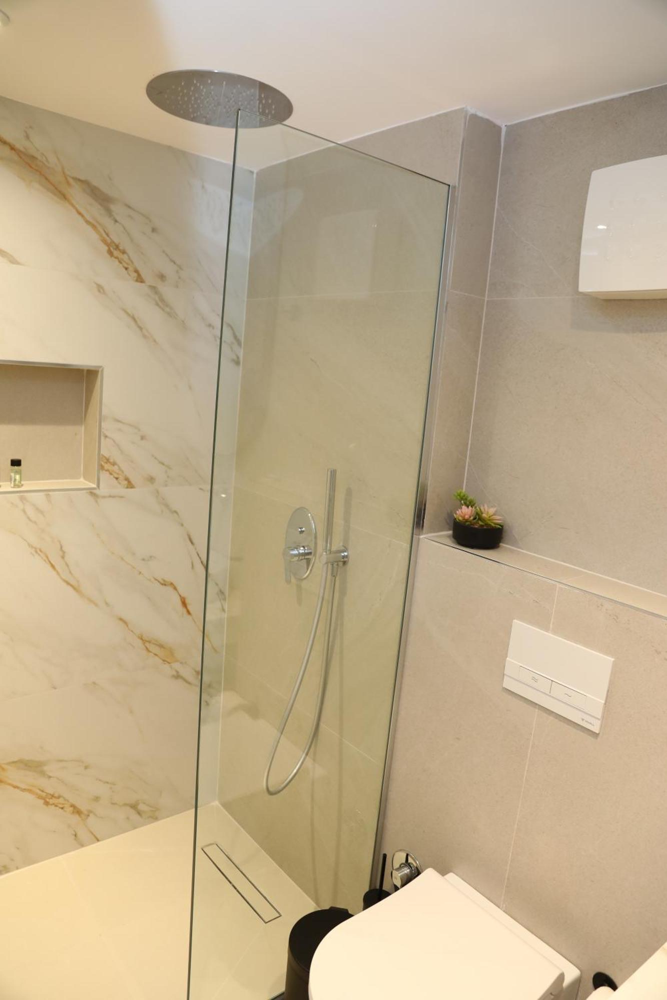 Z Art Hotel Kruje Bagian luar foto