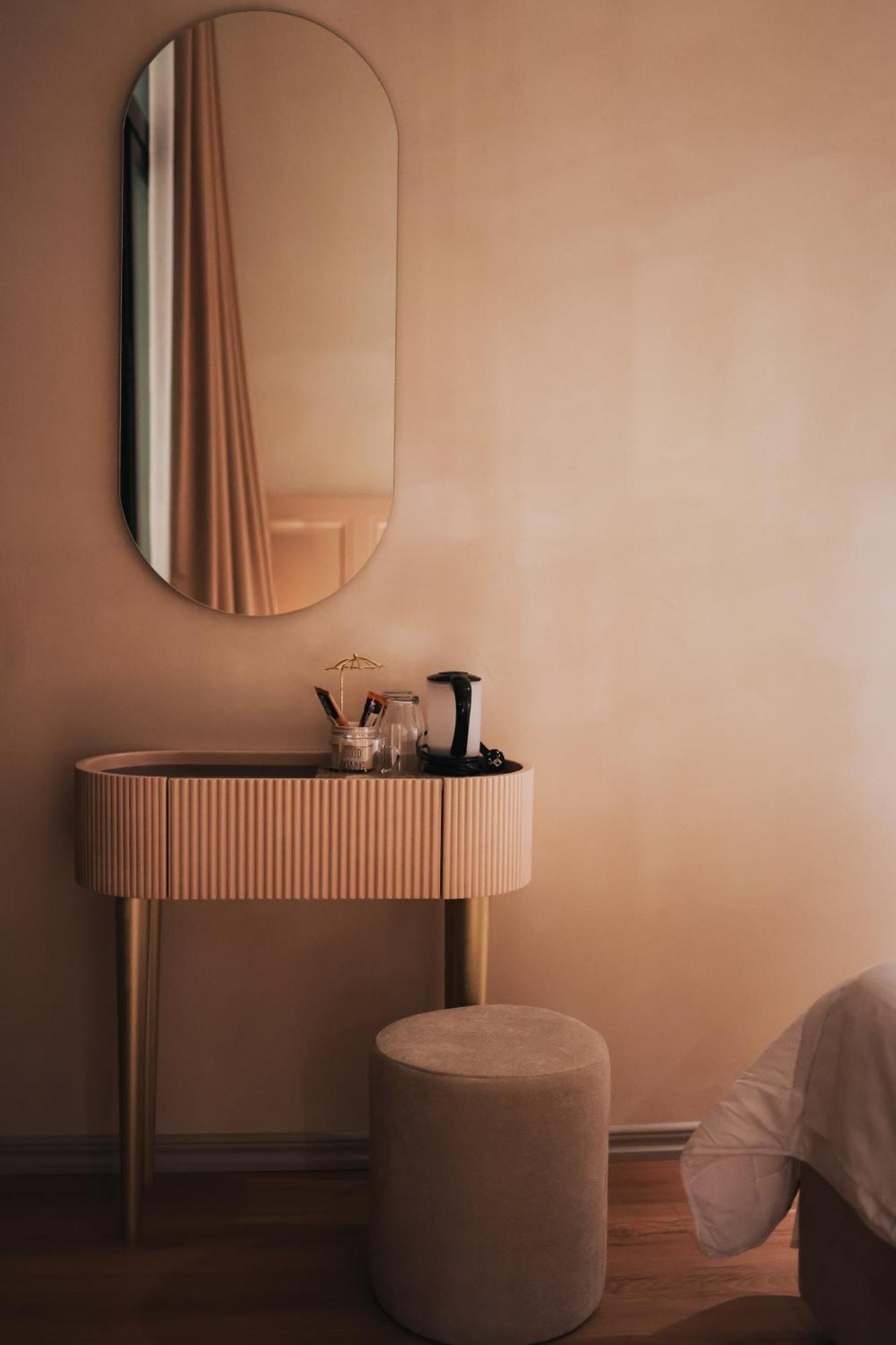 Z Art Hotel Kruje Bagian luar foto