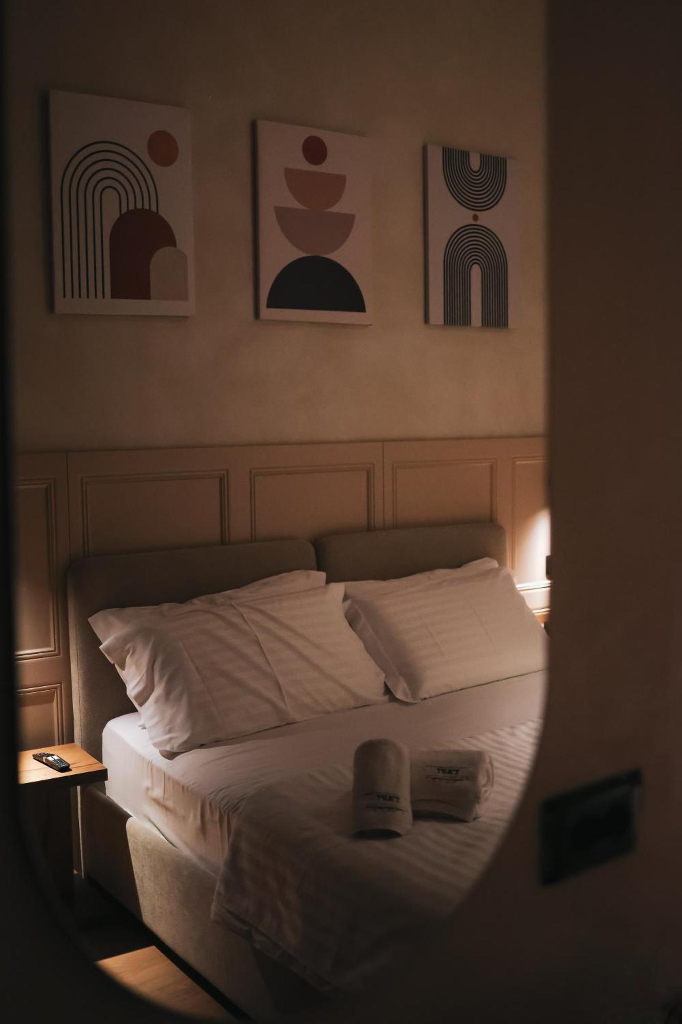 Z Art Hotel Kruje Bagian luar foto